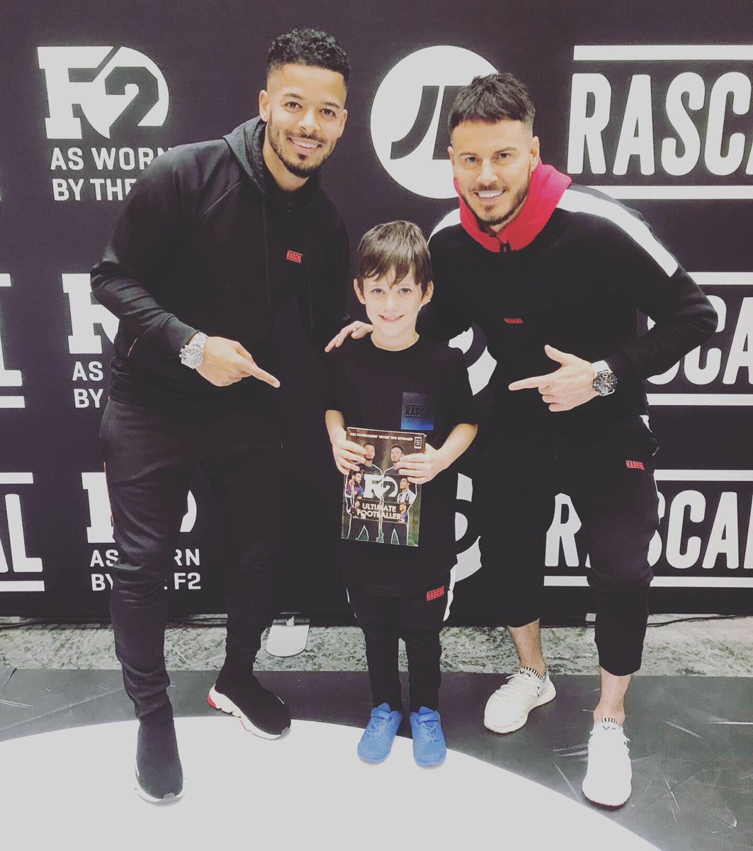 KateSkillen1's tweet photo. One extremely ecstatic little boy tonight! 💙😍⚽️

Last minute journey to @jdsports at @manchesterarndale to meet the fantastic @billywingrove and @jeremylynchofficial @f2 @rascalclothing Thank you so much for a wonderful day. 

Well done dad! 💙💙

Tommy and I stayed home-gutted https://t.co/GUTsb9AXEj
