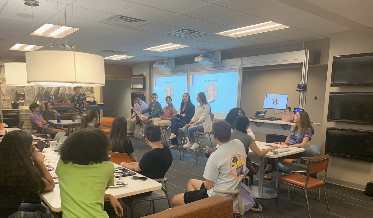 UFSPJ's tweet photo. Thank you to everyone who came out to our 2nd GBM last night! Special thanks to our passionate and dedicated panelists🌟: @hannahkesterson, @danacassidy_, @jontaylor513, @THEChrisOB, &amp; @kaylinbailey_ // Stay tuned for more info regarding our next meeting! https://t.co/YjEtZqvZ1f