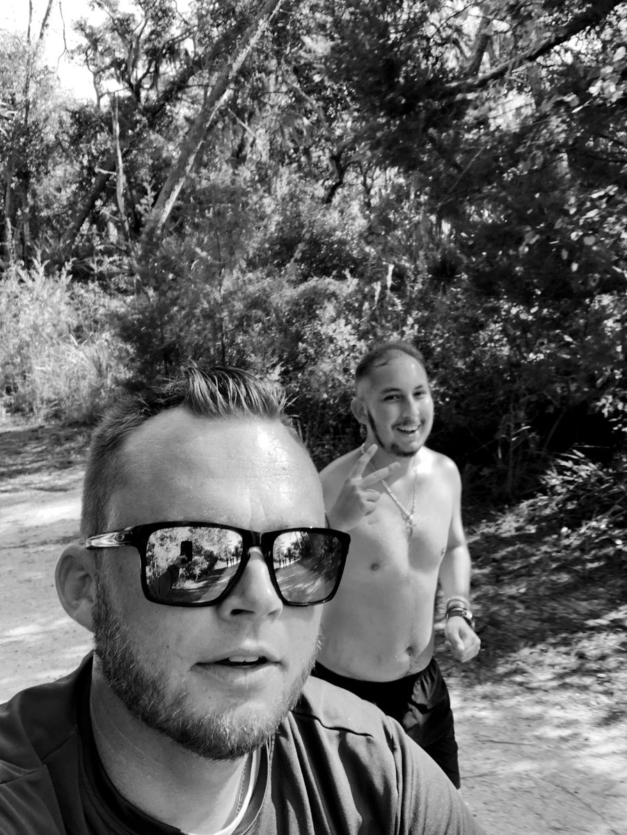 Alex_Giorgianni's tweet photo. Enjoying the beautiful weather ☀️ today with a nice recovery run 🏃‍♀️ 🏃 on the Graham Swamp running trail #FPCXC https://t.co/vAskTC2vfH