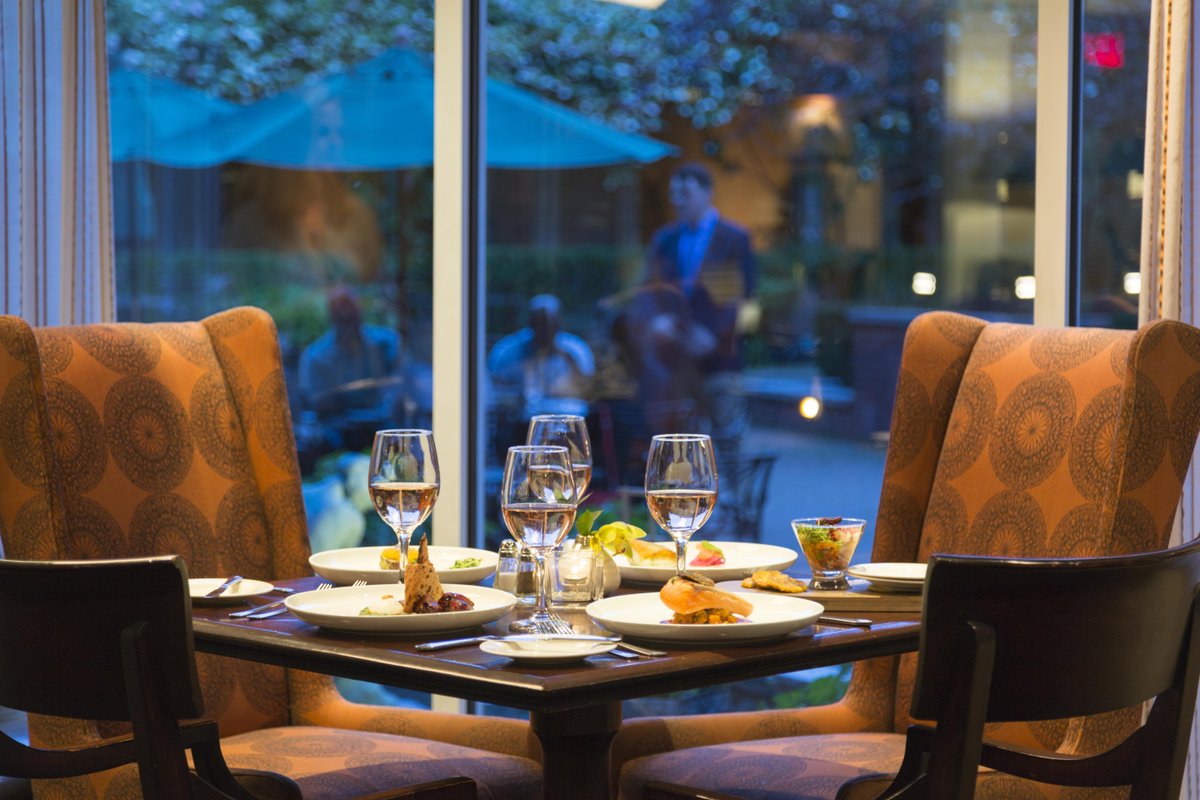 BlueFinPortland's tweet image. Celebrate special events with friends and family at Blue Fin North Atlantic Seafood.