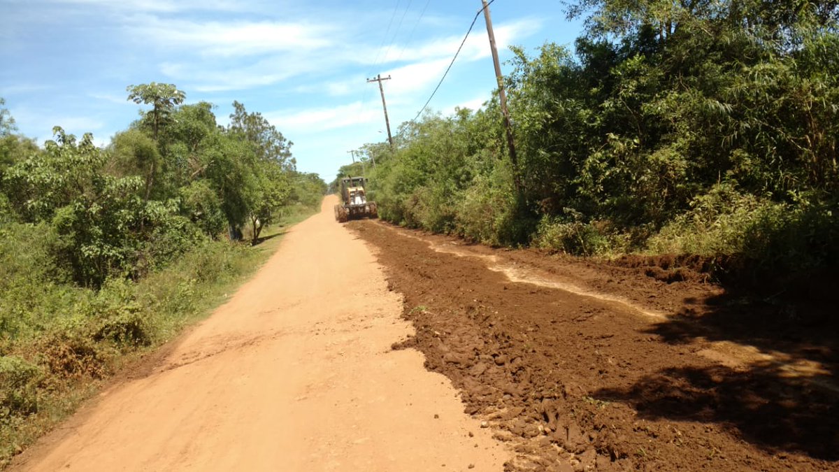 GatoRodriguez17's tweet photo. La Municipalidad de Posadas realizó arreglo de calles terradas camino de Campo Bauer hasta Nemesio Parma solicitado por vecinos y transporte público @muniposadas @ObrasPublicasOk @sanabria_gaston https://t.co/hHlyT1XpR8