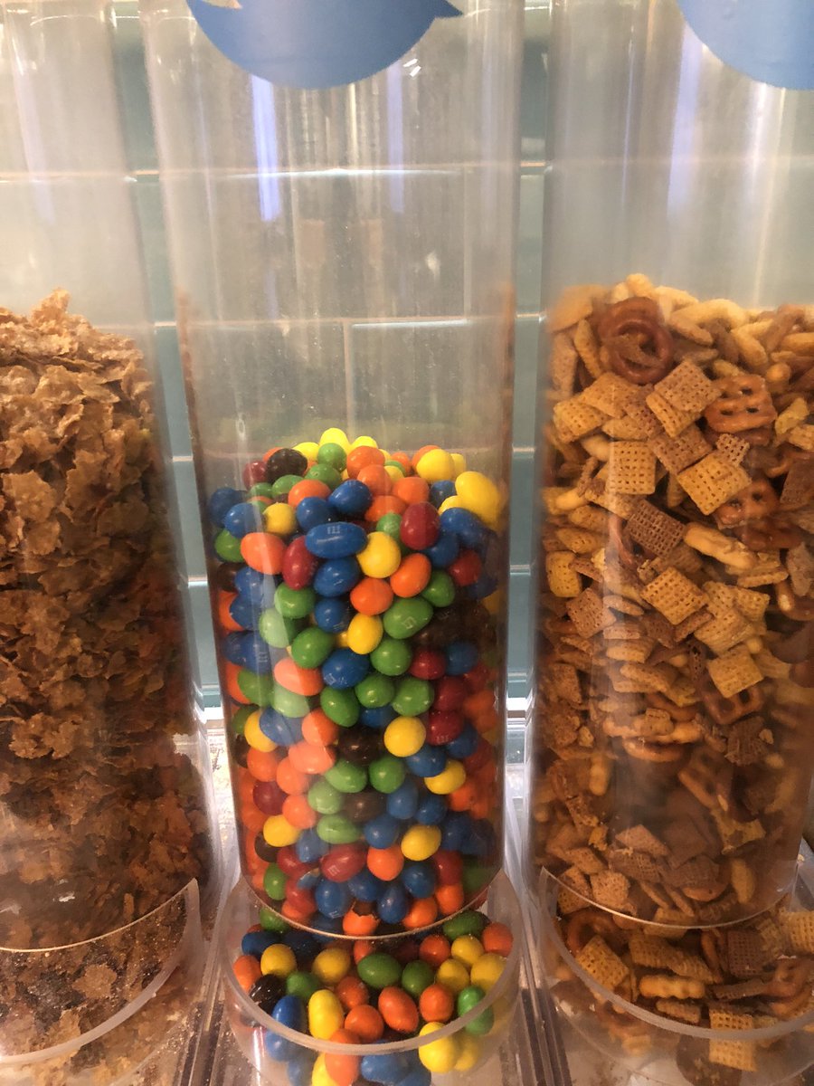 jessicaweeks's tweet photo. I canβt explain my excitement when I saw this in the @TwitterATL office today. @GLC086, youβre my hero. Thank you.
cc: @fsurach @mmschocolate #peanutmms https://t.co/3rIfRhJZLc