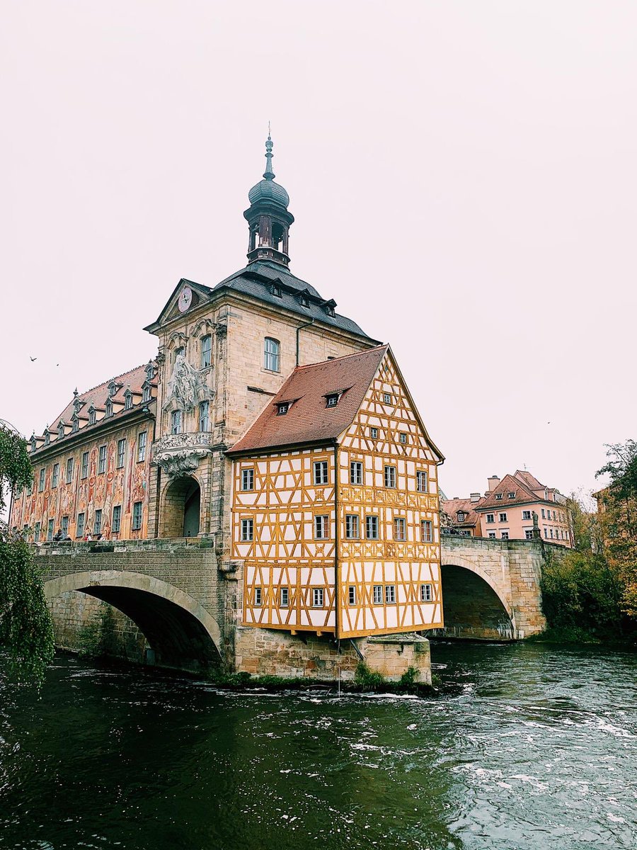 travelvalley's tweet photo. De roadtrip door Franken in Duitsland gaat weer verder! @ireneboskma is op pad. Eerste stop van deze trip: bierstad Bamberg! #visitfranconia #duitslanddichtbij #14cities #visitbamberg #BambergWorldhertitage #Bambergerbierwelten https://t.co/KEpV3x63jc