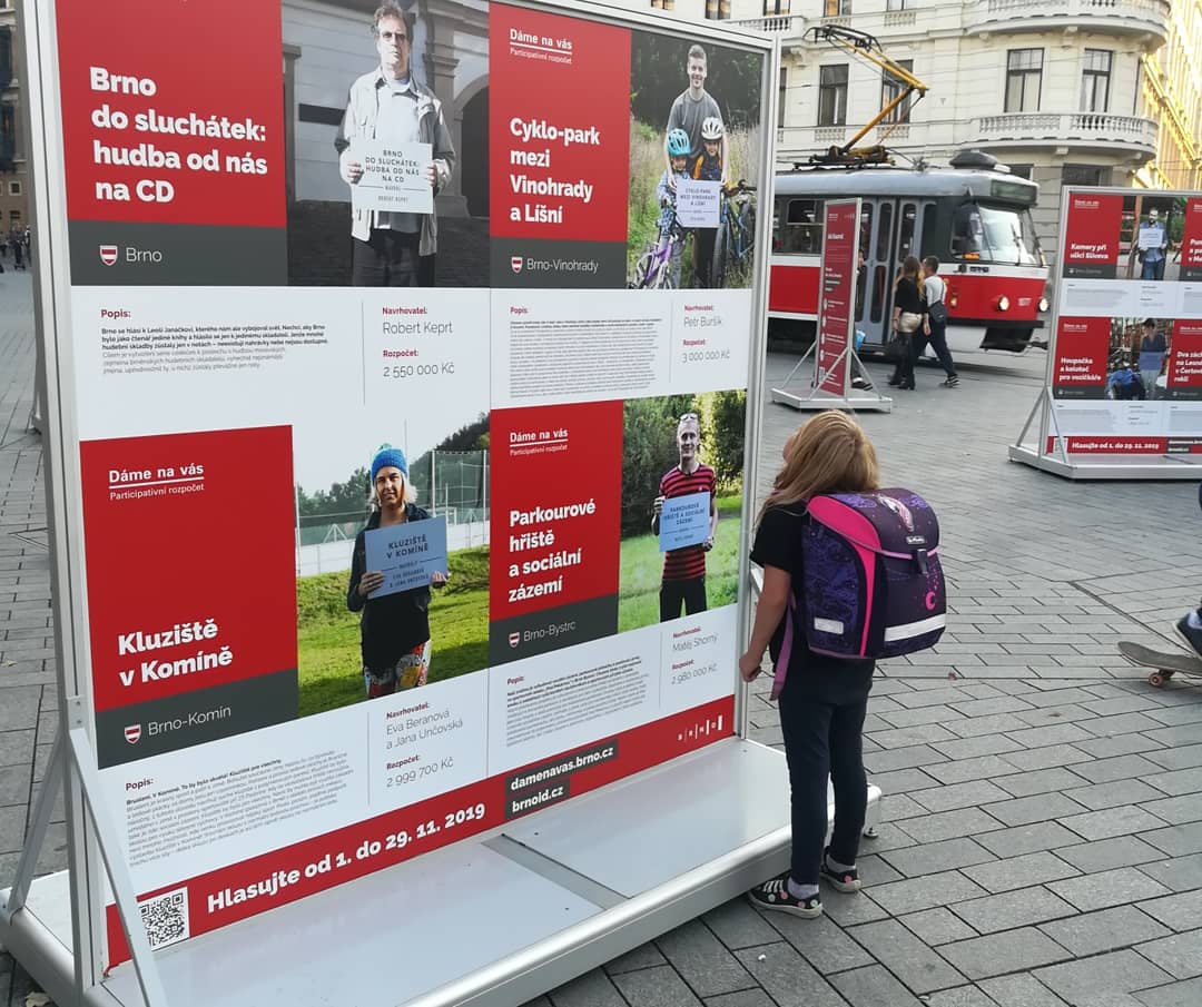 milanstefanec's tweet photo. V #Brno právě pokračuje 3. ročník participativního rozpočtu. Přesně před 6 lety jsme na akci @nesehnuti a @socwatch_cz seznamovali tehdejší i budoucí zastupitele a zastupitelky s tím, co to #ParticipativníRozpočet vlastně je a jak se tvoří. A letos na něj jde 35 000 000 Kč. https://t.co/q1V1fzNAb7