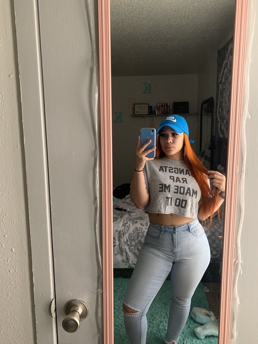 makeyaaaa_'s tweet image. If I gave you my heart, girl, you lucky🧡