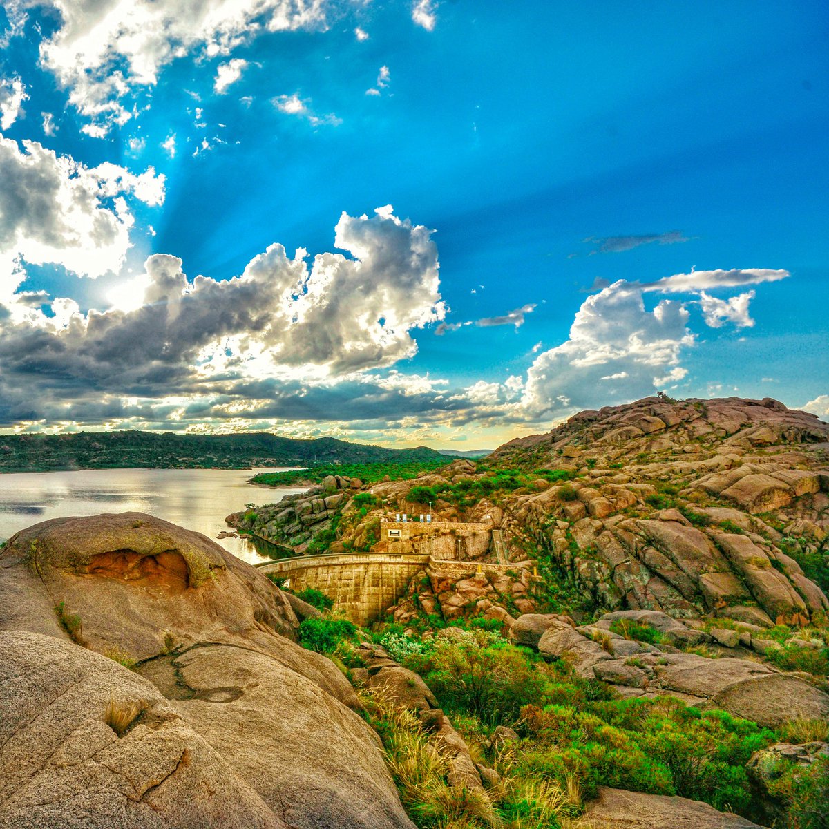 TurCapilla's tweet image. El espejo de agua del dique el cajón acompañado de  la bella naturaleza.
Sentí  Capilla #todoelaño .

#NaturalMenteActiva
#CapillaActiva 
#CapillaDelMonte

Ph: @juanmontiel1975

 @turismocba

#YoAmoCordoba