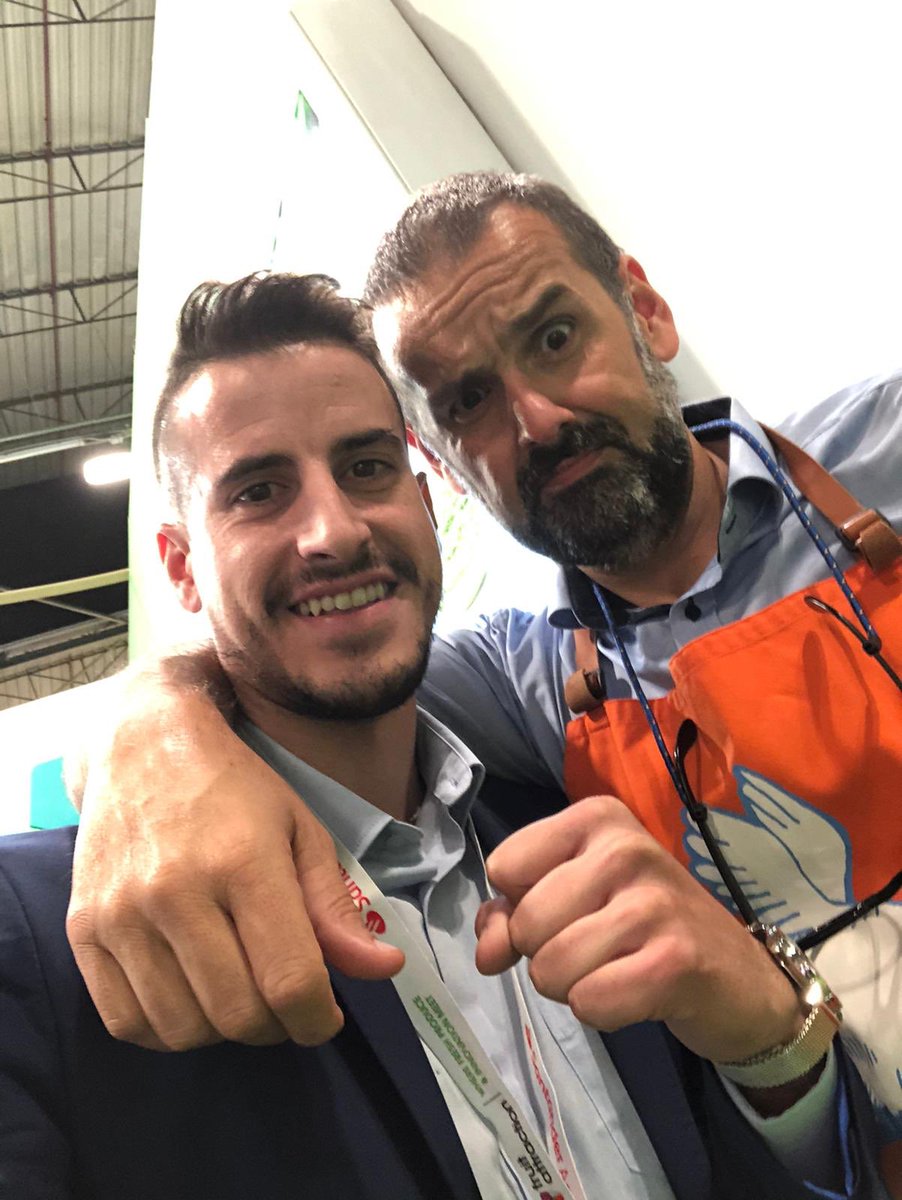 Terminamos la segunda jornada de #FruitAttraction19 en IFEMA y queremos dar las gracias a Martín Berasategui <a href="/Berasategui/">Martín Berasategui</a> y a David de Jorge <a href="/robinfood/">David de Jorge E.</a> por acompañarnos en este día #Garrote #Gladiator #Milgracias 💪🏼🙏🏼😃