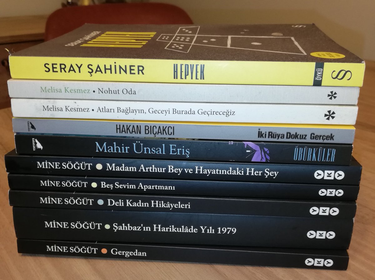 Yarın 22.00'a kadar RT eden bir kişiye on kitap hediye. Kargo ücreti kazanana ait. Roman ve öykü sevenler buyursun.