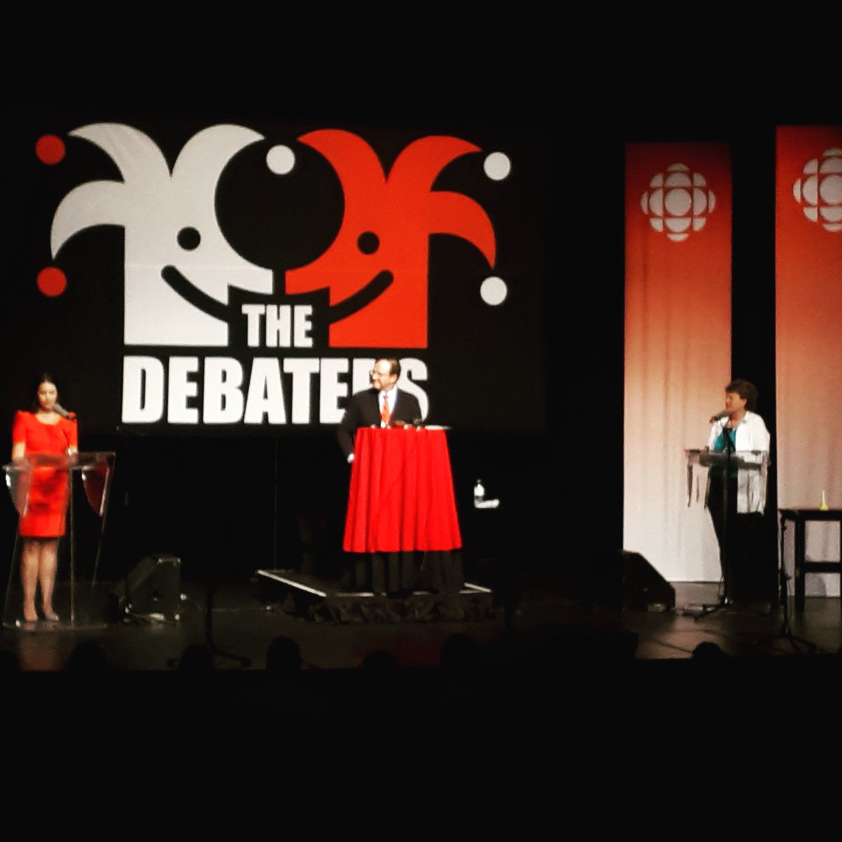 We're enjoying a night of high hilarity with Canadian comedy royalty care of <a href="/cbcdebaters/">cbcdebaters</a>!