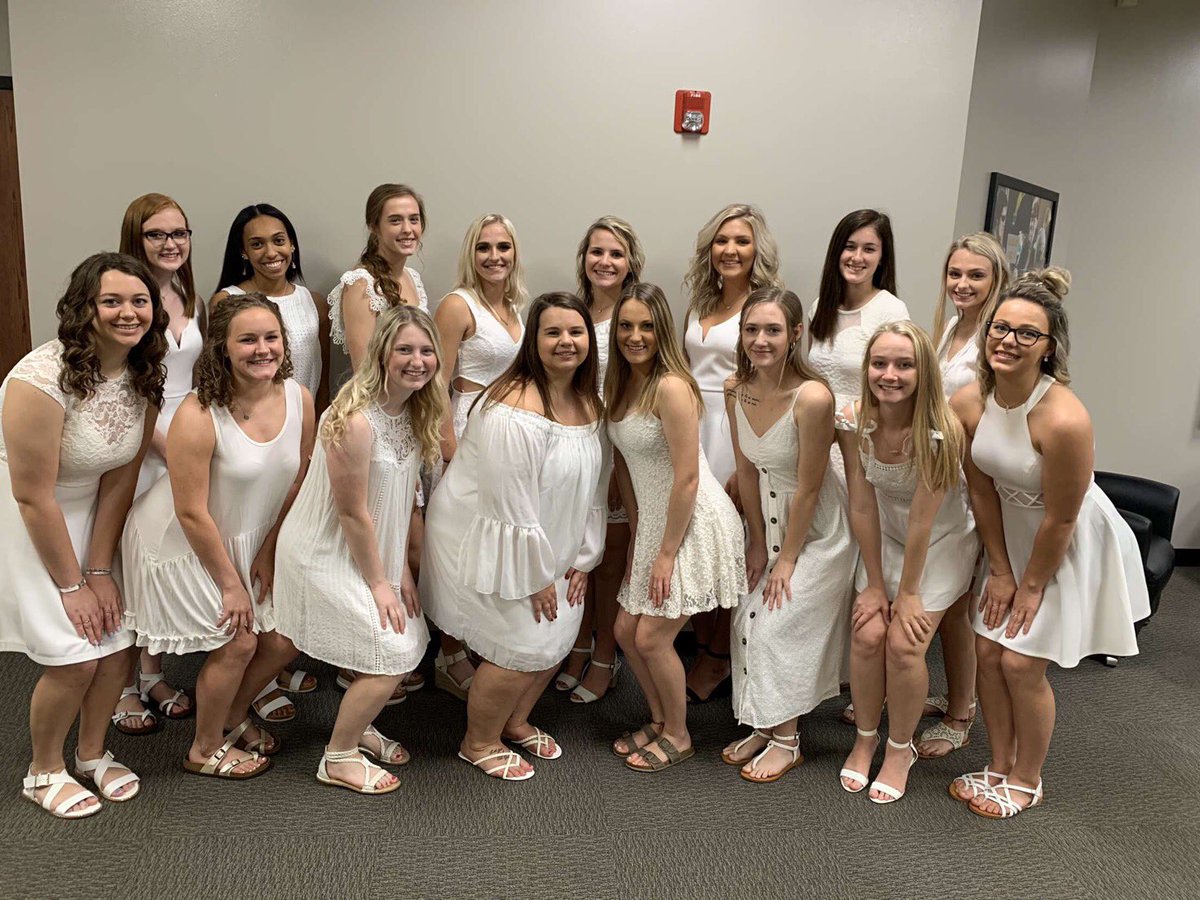 alphasigmwsu's tweet photo. We want to congratulate the newly initiated women of Alpha Sigma Alpha!! @ASA_ZetaMu https://t.co/LjZ40CUR9l