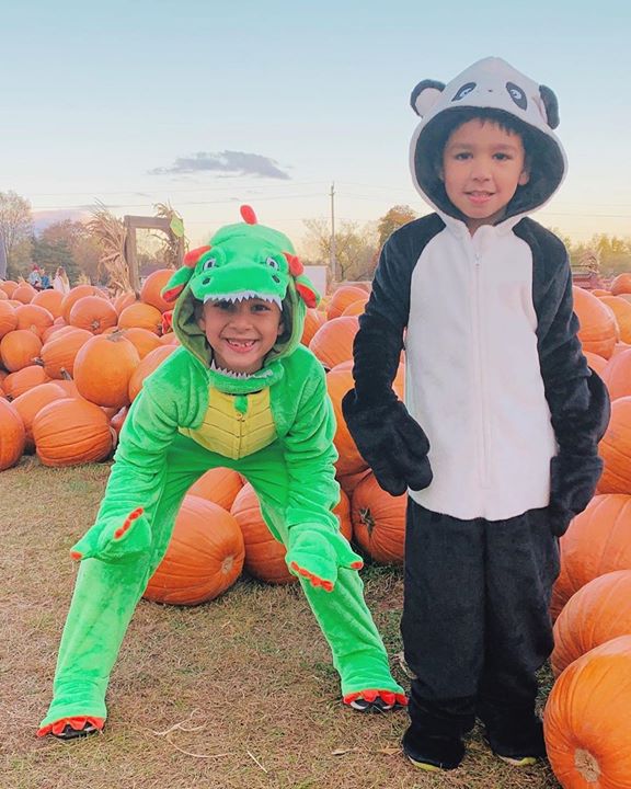 FlappySuits's tweet image. Staying cozy while pumpkin pickin’! bit.ly/3465v6o
📸: @thehrmommy