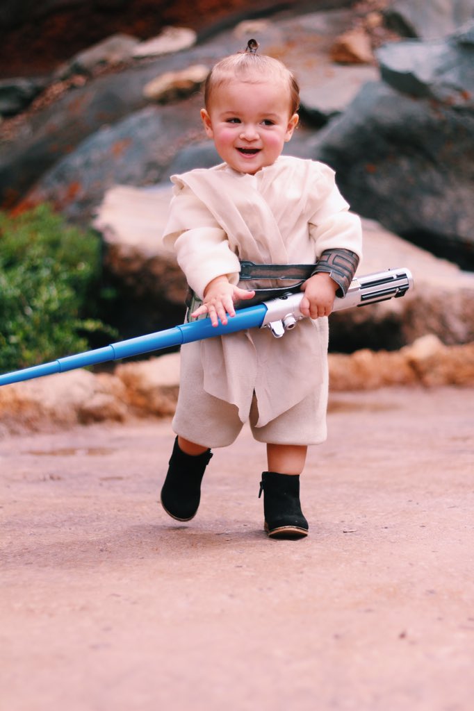 AnthonyHatem's tweet photo. On her way to film the next #starwars https://t.co/Dj7faJvVCU