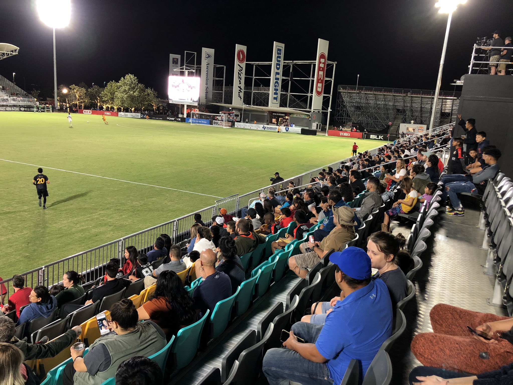 EHm7oS6WwAEEgRM?format=jpg&name=large