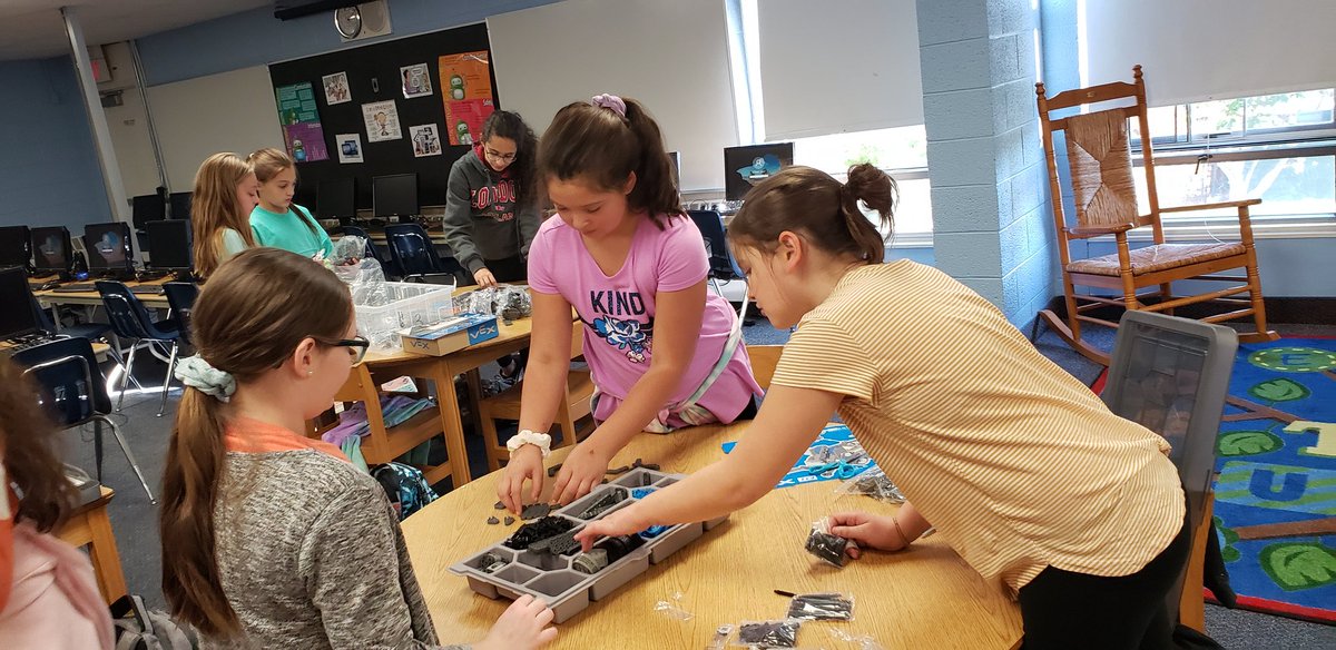 StephanieMik's tweet photo. Our #HopeScoolRI robotics club collaborated to plan game strategies and organize the parts for their robots! Let the robot build begin! https://t.co/S4GaiQNUo2