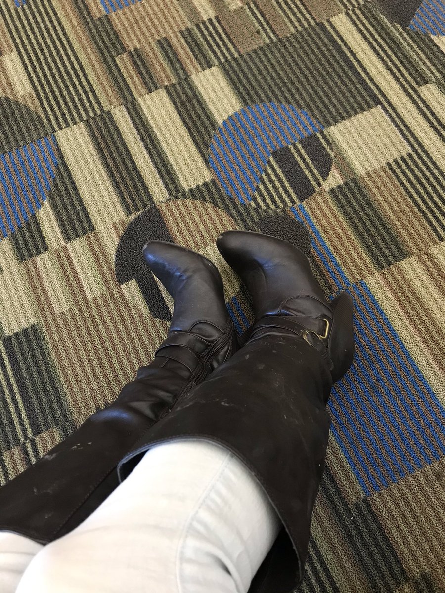 mswicked71's tweet photo. Wearing my sassy boots today! #TuggleNation #ThatEVVLife #EvvMacAttack @EvansvilleMss https://t.co/4EhU8Xxg8U