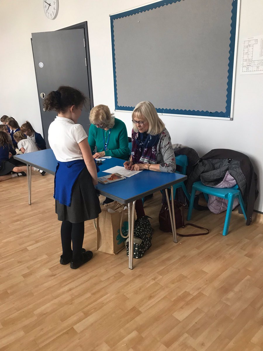 cazzash's tweet photo. Our local library decamps it’s books into our school hall once every half term. How amazing is that! Every child got to take a book home ❤️📗📘📕 #libraries4all @_Reading_Rocks_  @DinningtonFirst #Dinnington @GosforthGST https://t.co/h1KjeI4Ruv