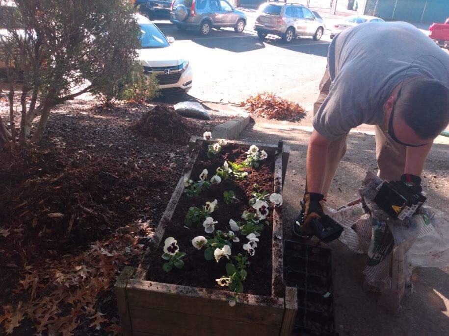 2773Lowes's tweet photo. Lowe’s heroes cleaned up the senior citizen center today and added some mulch and flowers to their sign. Thanks to everyone that helped out!!!Even got a little work out of Scott Newton.@1280Market https://t.co/TdtDkeBmdK