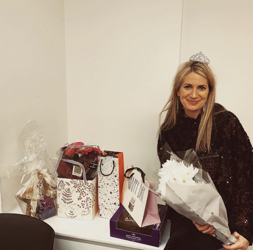 ActingForScreen's tweet image. Treated like royalty tonight for my birthday in my acting class.. They call it .. #Louisemas #ActingforScreen #Teacher #ActingTeacher ♥️