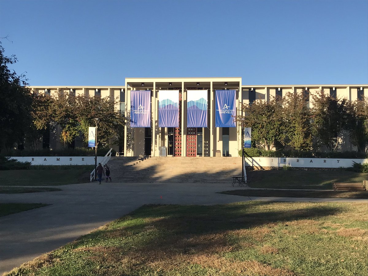 MattFogleman's tweet image. As a former #2plus2 #engineering student, I always look forward to talking to the E-101 students at @UncAvl. Thank you for the invitation.