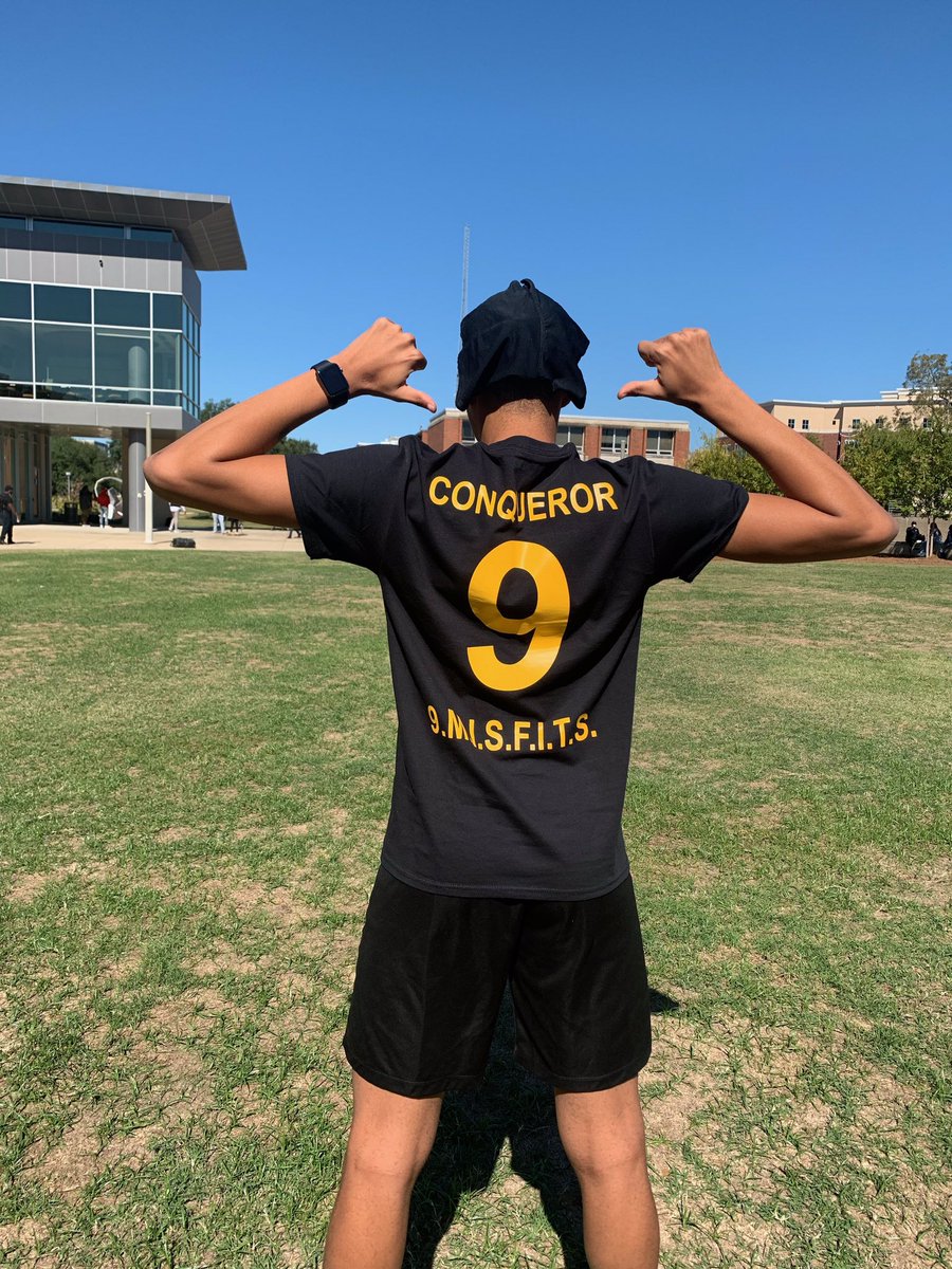 jamell_newton's tweet photo. TAIL DOG 🐶 first day out 📣with my band of M.I.S.F.I.T.S🖤💛 CΦL FA’ 19 #YouGotToBe #Conqueror https://t.co/1uvmK4lUO6