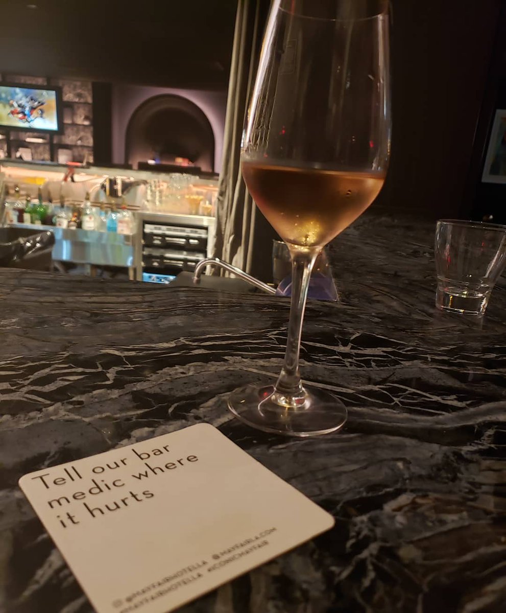 Our bar medics are ready to revive you! Report to the M Bar from 4-7pm for Mayfair Happy Hour 🍷

📸 @alan_artistry