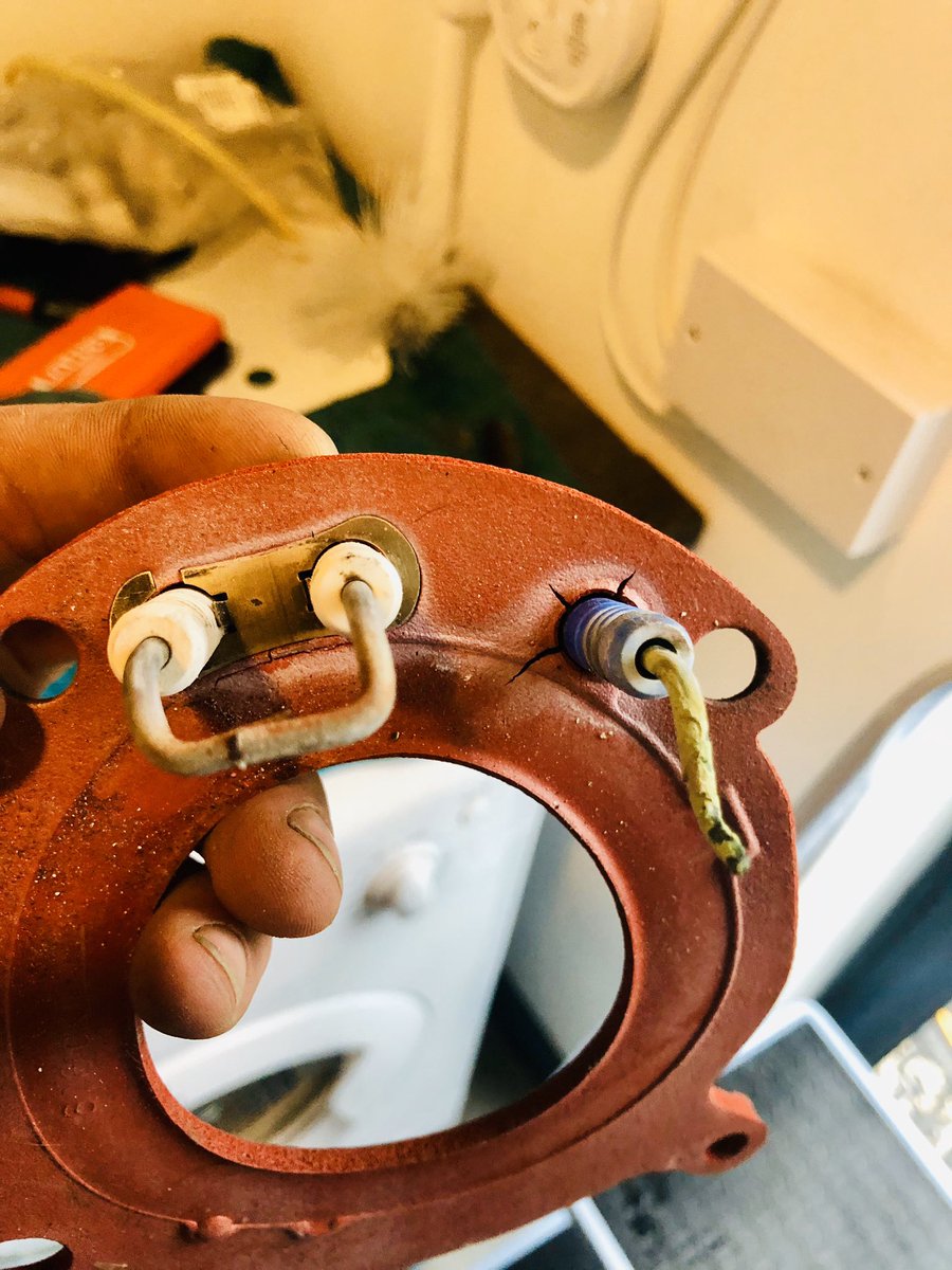 GPSHEATING_LTD's tweet photo. Worcester Ri had apparently been serviced every year. Maximum of 15 minutes each service 🤦🏻♂️
Full service carried out should put a bit more life into this boiler 👌
#worcesterbosch #fullservice #ionlydotechnicalshit #gpsplumbingandheating https://t.co/uppSZQxq4V