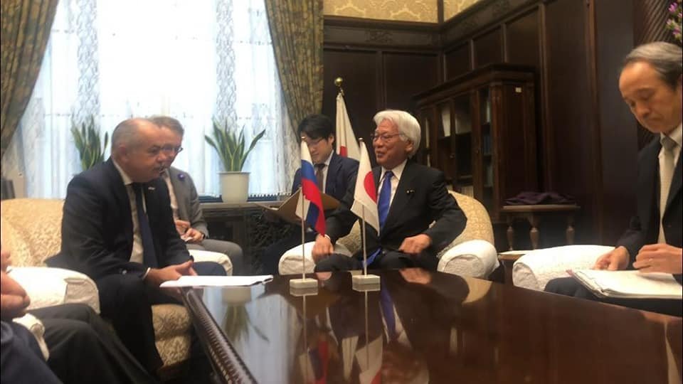 駐日ロシア連邦大使館 Twitter પર 徳仁天皇 陛下の即位 を宣明する 即位礼正殿の儀 に出席するため 10月21日から23日にかけて ロシア連邦上院i M C ウマハノフ 副議長が日本を訪れた