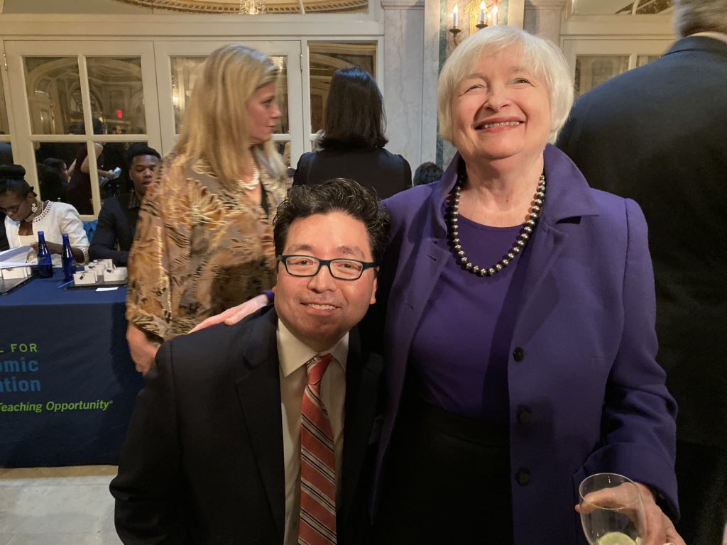 Really delighted to meet Janet Yellen tonight at a @CouncilEconEd event at  #Plazahotel - she is super TALL!!!! @federalreserve