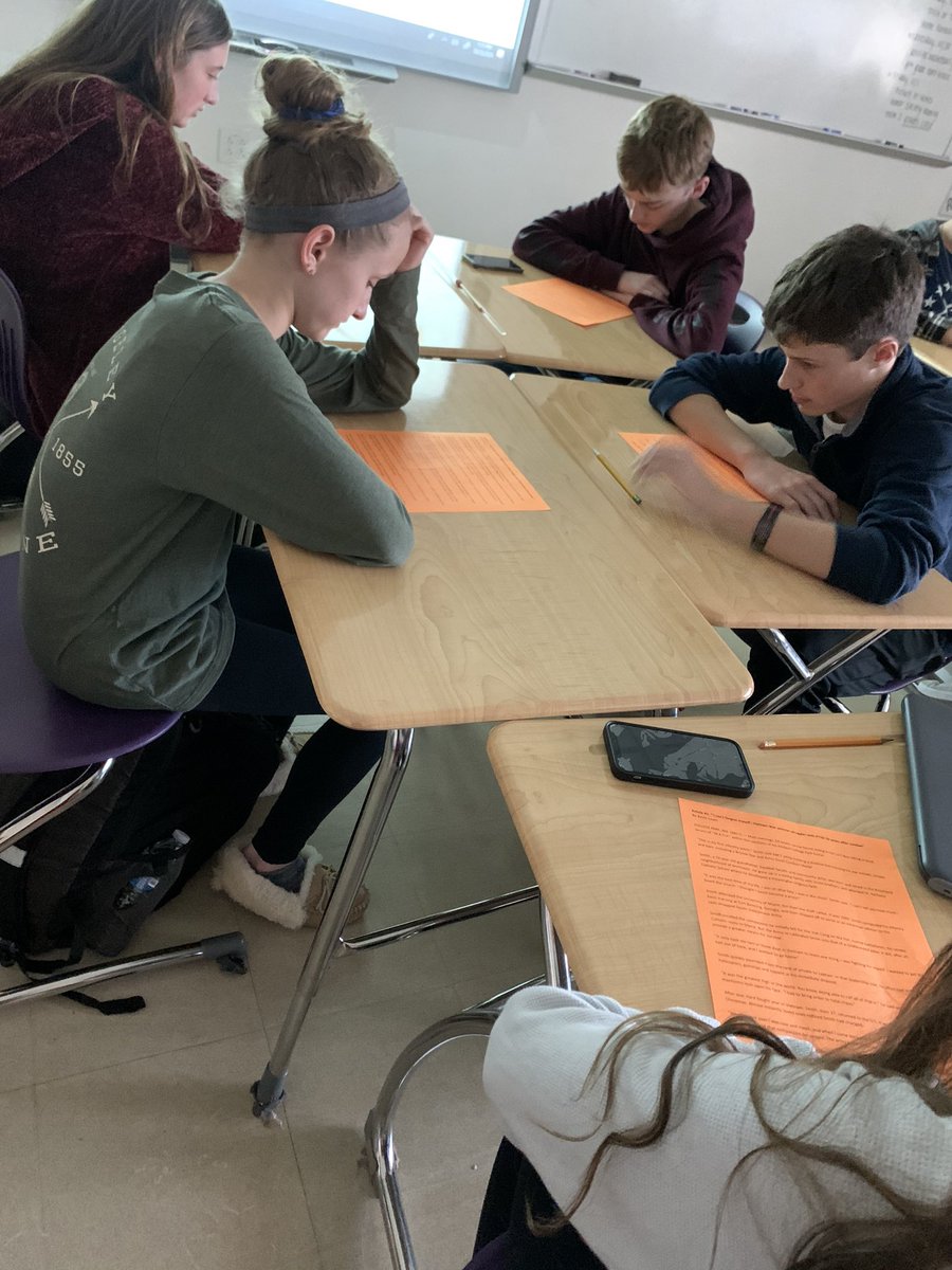 MsBirkett's tweet photo. Home & expert groups today! Students read and discussed various articles on PTSD (including childhood trauma and coping with trauma in classrooms) in expert groups, and then reported to their home groups about what they learned. #TheThingsTheyCarried #colorcodedeverything https://t.co/lpUO0LKkrx