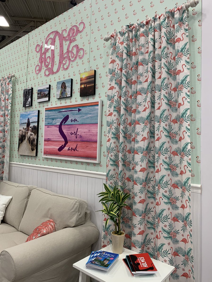 abinotabby1's tweet photo. Do y’all realize how much PRINT is all around us!? Check out this vignette scene from @CanonUSA ! I’m in Dallas, TX as a student ambassador for SGIA at the 2019 #PRINTINGUnited and I enjoyed getting to learn more about #Canon ‘s capabilities #LargeFormatCanonSweepstakes https://t.co/DLX6o1Yu8U