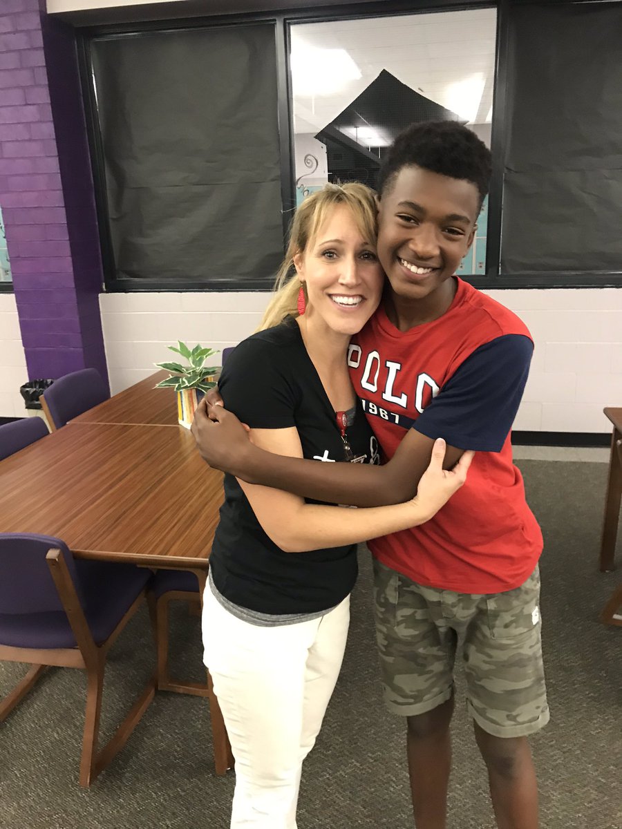 BHeckman_FE's tweet image. The facial expression of awwww on my face is because I saw a former student that I hadn’t seen in a while. I taught him in 2nd and 3rd @HumbleISD_ESE and now he’s a 7th grader @HumbleISD_TMS 
Loved him then and love him now even though he’s surpassed me in height.