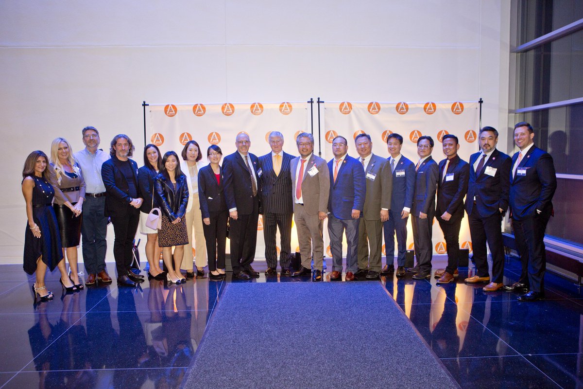 AvellinoUSA's tweet photo. What a launch! In case you missed it at #AAO2019 in #SanFrancisco we introduced AvaGen, an innovative diagnostic tool that tests for the risk of keratoconus and the presence of corneal dystrophy. Learn more at https://t.co/JbbMhjepa8. https://t.co/wivmzC4ZQT