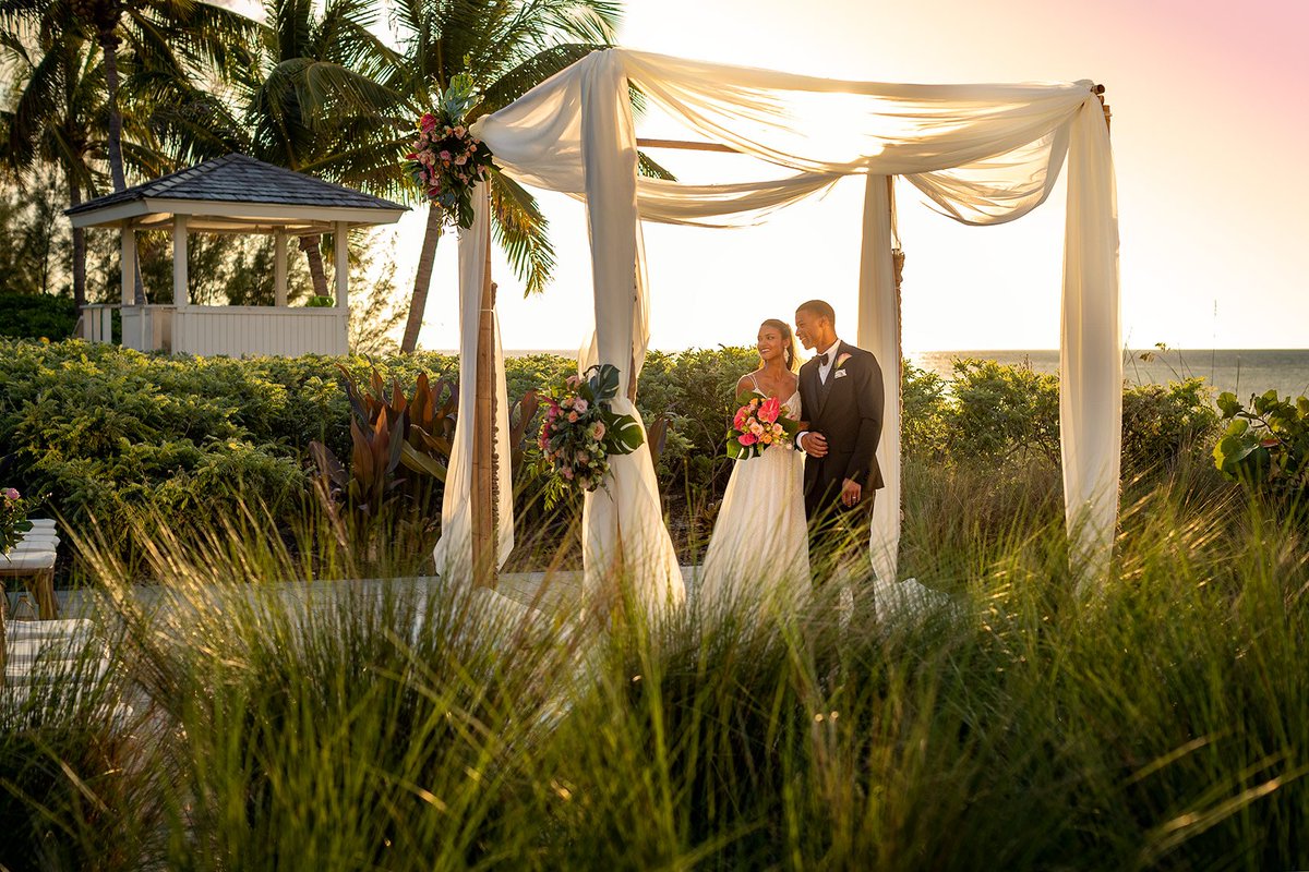 LoveAtlantis's tweet photo. At the edge of the ocean we begin our life
#BeachWedding #DestinationWedding #LoveAtlantis #AtlantisBahamas #BahamasAtHeart #BahamasWedding  #Wedding #Honeymoon #Venue https://t.co/eagMYoZRyL