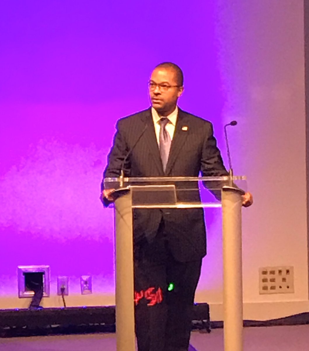 “I firmly believe technology is one of the most powerful sources in the world for good... and can immeasurably improve the lives of all Americans.” @FCC @GeoffreyStarks #MWC19 Keynote