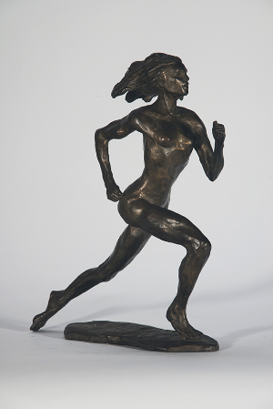 KVSwitzer's tweet photo. There are several statues of men along the @BostonMarathon course; none of women until NOW! Roberta Gibb, artist, is sculpting her own image as the 1st woman to run the Boston Marathon in 1966. The life-size statue symbolizes and salutes all women runners.
https://t.co/hHS12QcdPt https://t.co/lC6gV1CdWW