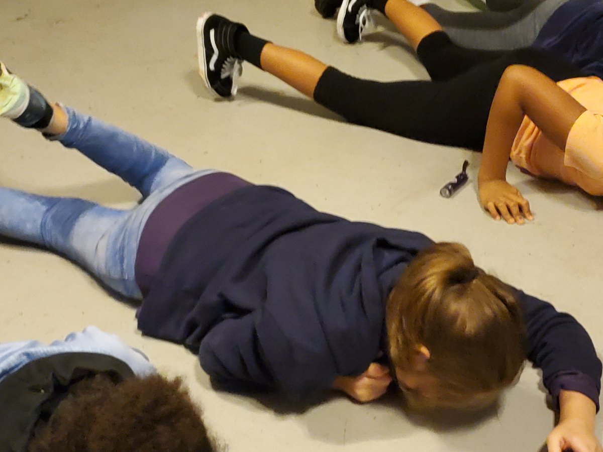 MagnetSidi's tweet image. How does a megabat eat it's fruit diet? With long snouts and lomg tongues, of course! #SIDIChronicles #HawRiver @spmeagles @anshelltweets