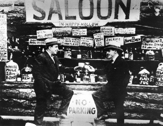 HistoricalAFPod's tweet photo. #ThisWeekInHistoryWednesday Check out ole Al hanging out in our neck of the woods in Hot Springs, Arkansas What do you think? Is this before, during, or after the syph?

#thisweekinhistory #history #podcast #alcapone #gangster #hotsprings #arkansas #podcasts #funny https://t.co/BG5qiY7e9s