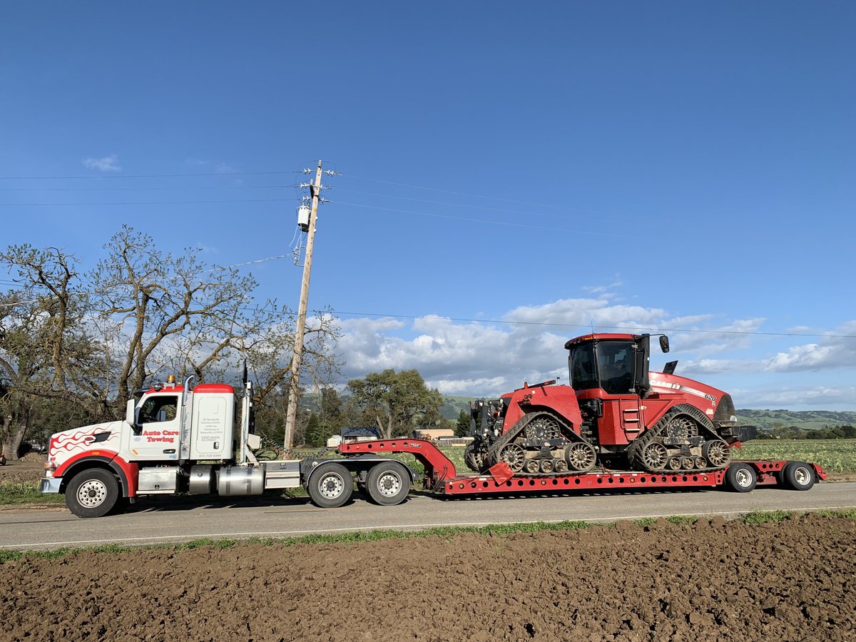 CareTowing's tweet photo. She thinks my tractor's sexy #autocaretowing #lifesavertowing #quadtrack #lowboy #heavyhaul #Watsonville #Salinas #Monterey #SantaCruz #tow #towing #towlife https://t.co/bLIks8ahJl