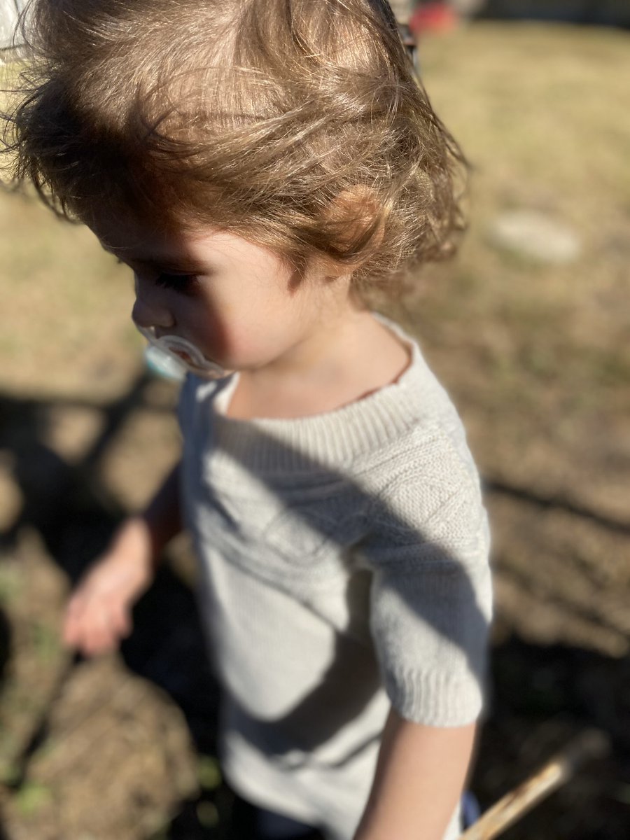 lrmoody's tweet photo. We play hard and we nap hard! #fall #ilovefallweather #lovehercuriosity https://t.co/eRYesyZISI