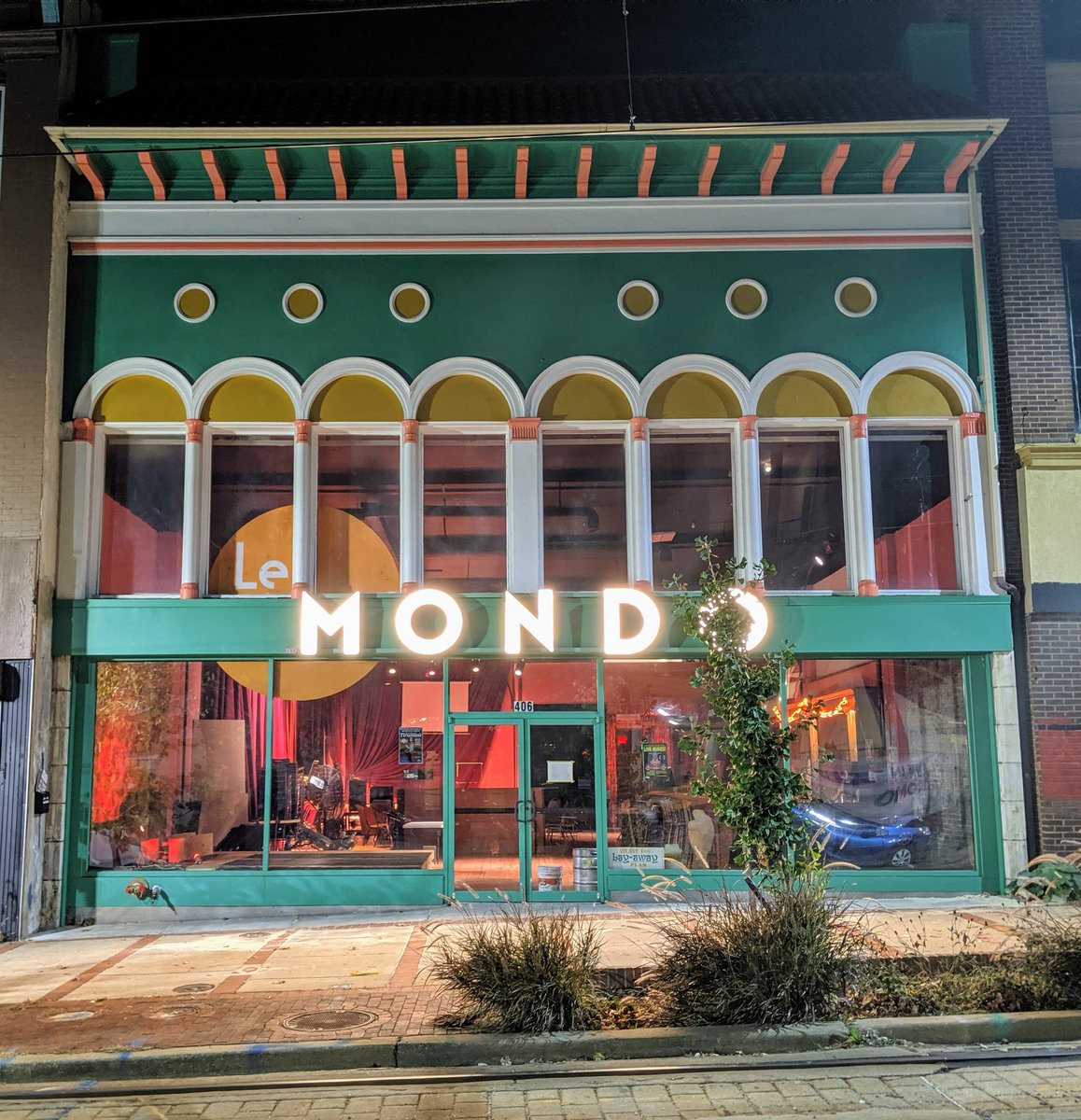 marketctrbalt's tweet photo. Le Mondo is an artist-owned development project in Market Center, with affordable studios, a flexible performance space, and bar, just in their first building. More if this, please! @BromoDistrict #baltimoredevelopment @DowntownBalt https://t.co/CKCdq7cDuW