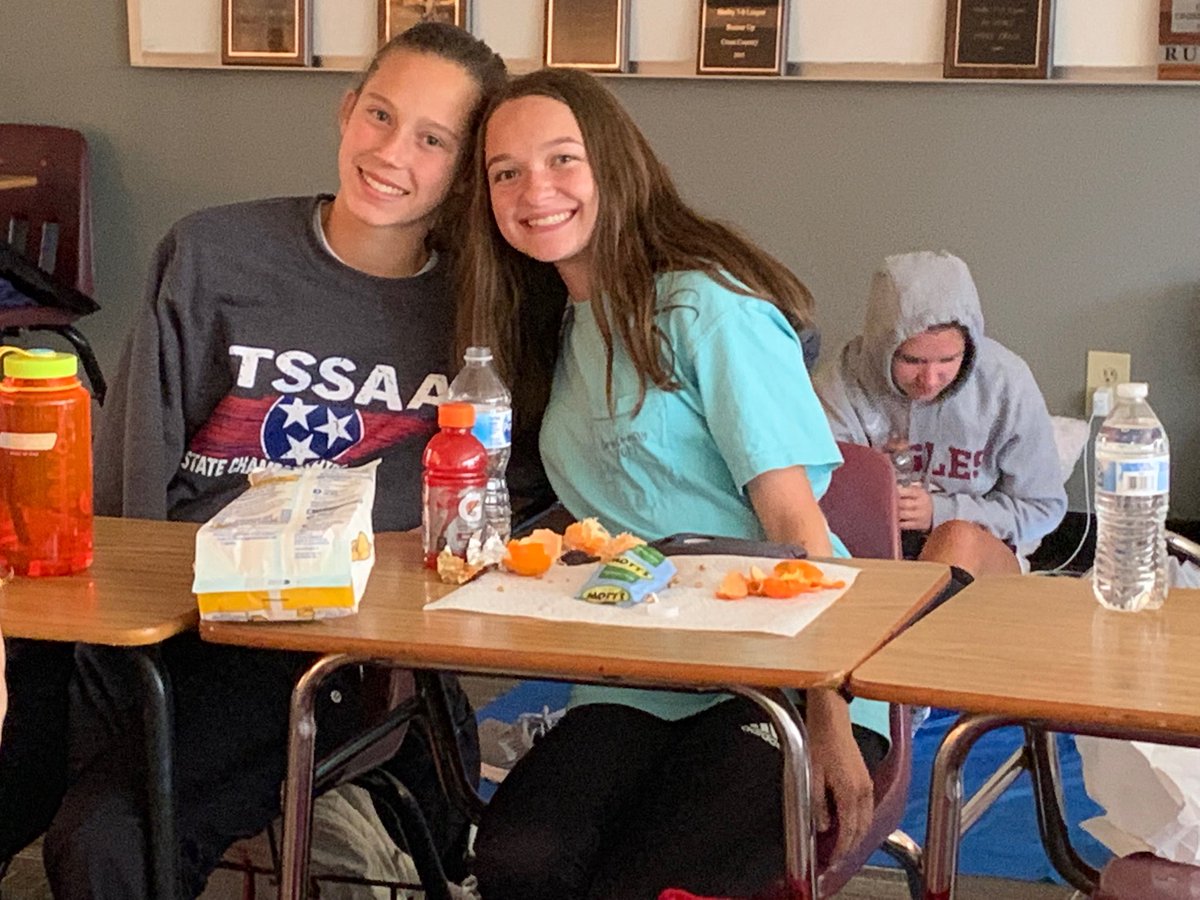 ECSCrossCountry's tweet photo. Pre-Regional Meet Party!! 
Come cheer for the Varsity XC teams tomorrow at Shelby Farms as they race to place for state!!  
Girls at 5:00; Boys at 5:30 https://t.co/EeAln5qt5n