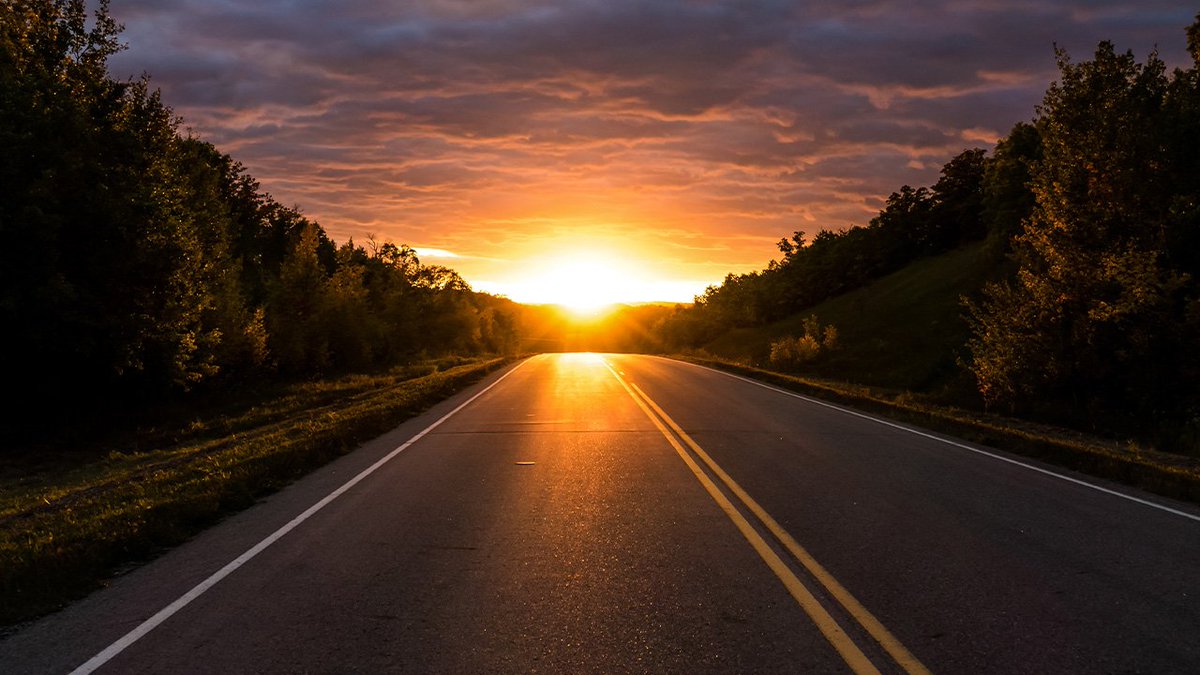 Open roads and stunning sunsets. Two things North Dakota does very well ✌️ #ExperienceND

📷: Sheri Leas 📍 Rolla, North Dakota