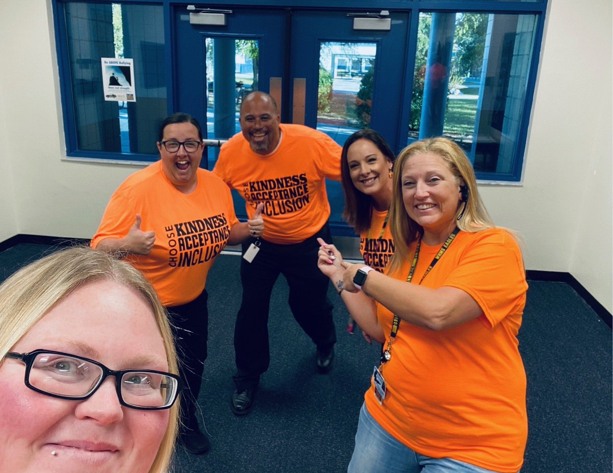 DeltonaElemAP's tweet photo. A couple of fun pictures of staff for Unity Day! #SOARWHMS https://t.co/wISBNyK9Nh