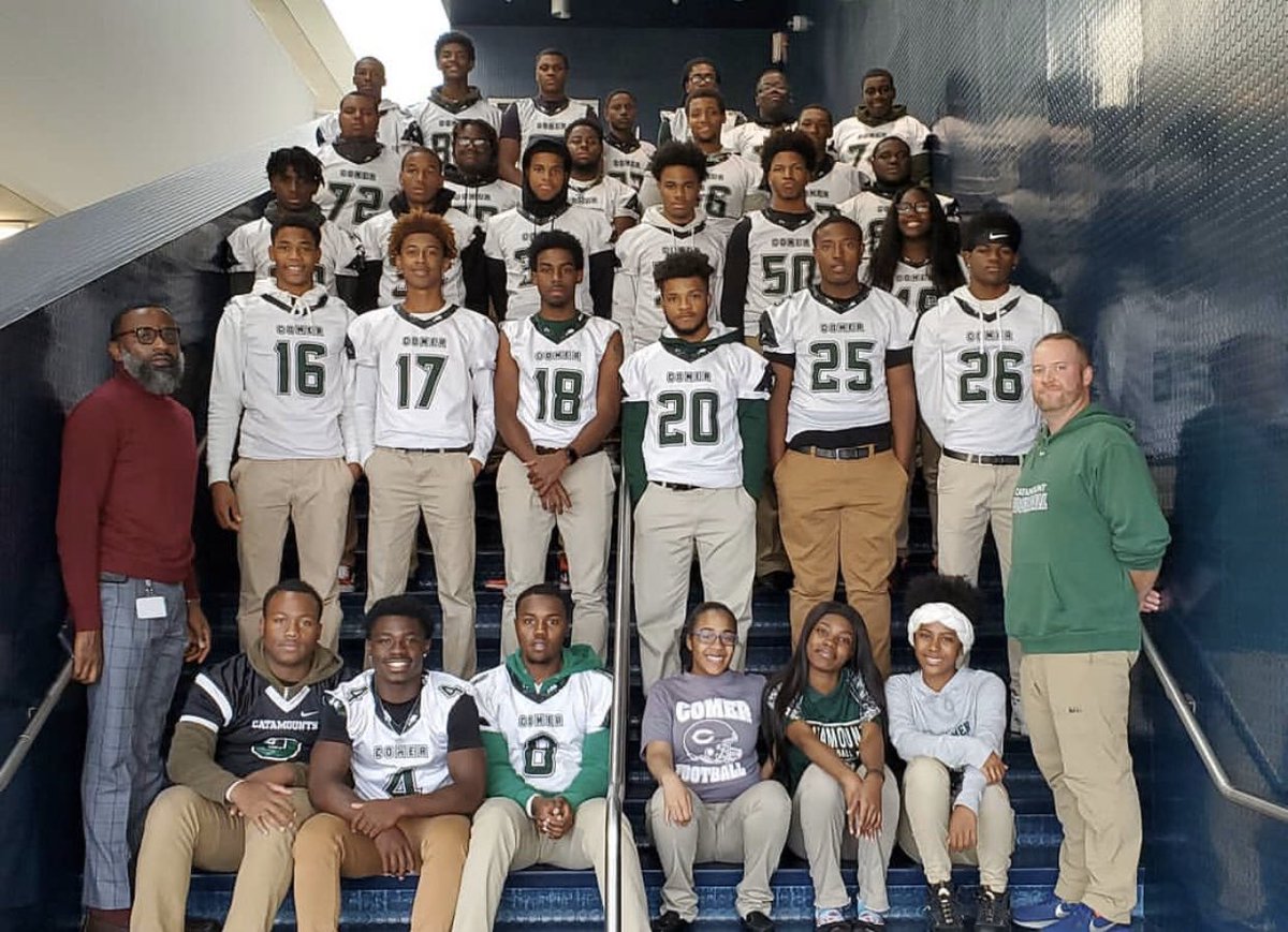 ComerFootball's tweet photo. Due to CPS strike there’s a chance we can maybe play 1 more game, but overall great season! #comerpride @EDGYTIM https://t.co/jHNQNVZLpa