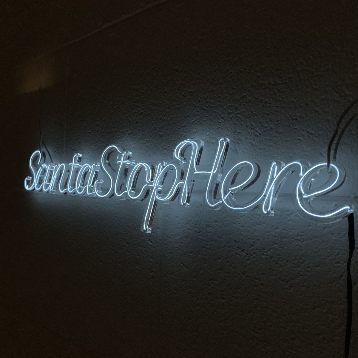 NeonMadOnline's tweet photo. Make sure Santa can see you this Christmas! 
https://t.co/b8FnIYsD4g
.
#homedecor #homedesign #livingroomdecor  #wallart #walldecor #interior #interiors #interiordecor  #neonsign #customneonsign #christmas #santapleasestophere #christmassign #xmas #christmasready #xmassigns https://t.co/B1LImWCrfd