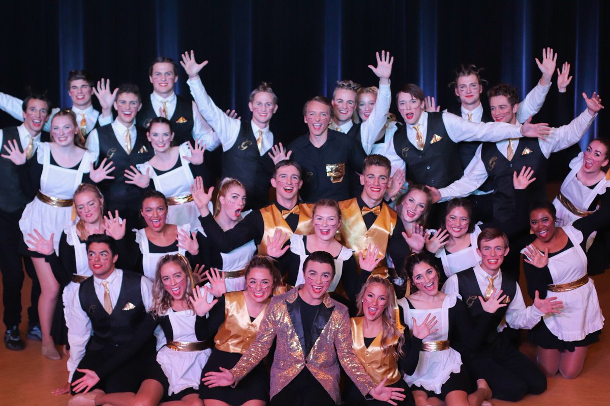 The women of Kappa Kappa Gamma and then men of Phi Gamma Delta 🏨