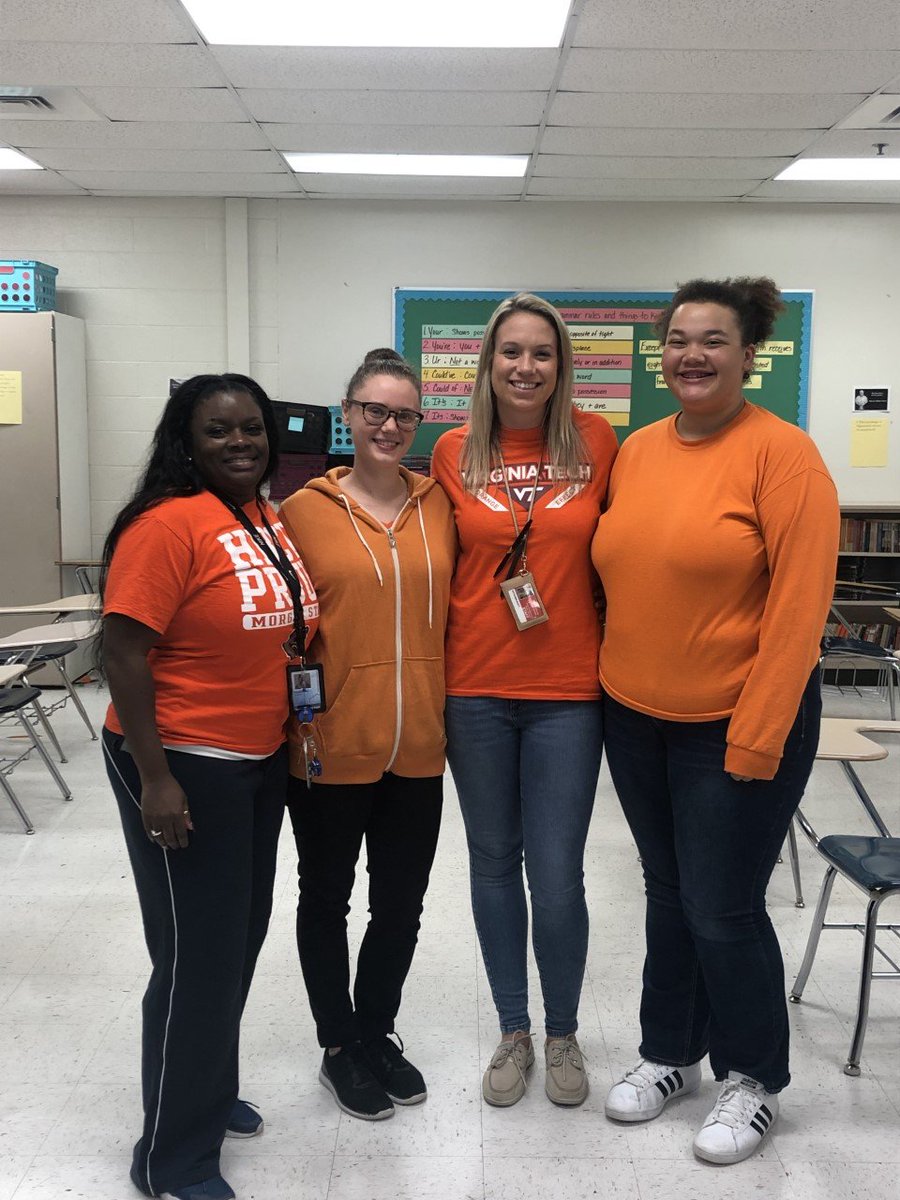 EveningHSaacps's tweet photo. Spreading love and equity at #NCEHS #AACPSAwesome #UnityDay2019 https://t.co/JJoOCq4U66