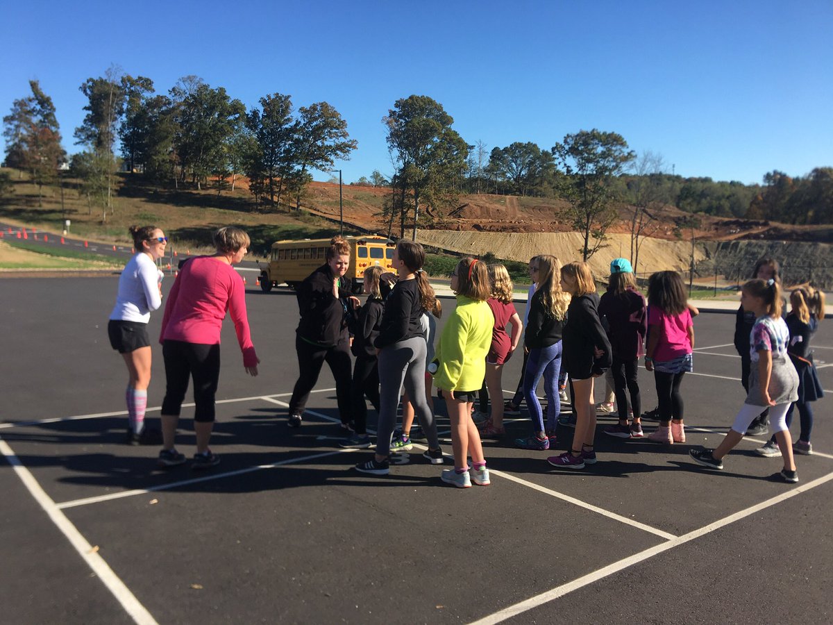 gotrwnc's tweet image. This week, the #GirlsontheRun team at IC Imagine school in #Asheville practiced phrases to help communicate their feelings with others and stand up for themselves in situations when they experience gossip, bullying or other things that make them uncomfortable. #gotrwnc