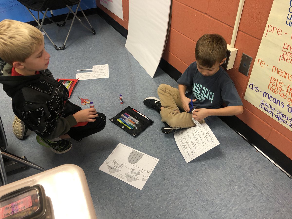 sabrinabwilks's tweet image. I spy LOTS of meaningful, standards based,FALL stations... #learningwhilehavingfun 🍁👻🎃