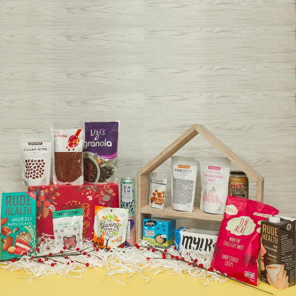 rawbitesbox's tweet image. There’s nothing more precious than giving the gift of health to the whole family. Let them join the #rawvolution with the For Fam 2 Christmas Box!

For Fam Bam Box (P3795)
𝗦𝗛𝗢𝗣 𝗡𝗢𝗪 🎄🎁✨
👉 rawbites.com.ph/christmas-2019

#christmas #xmas #christmastree #love #merrychristmas